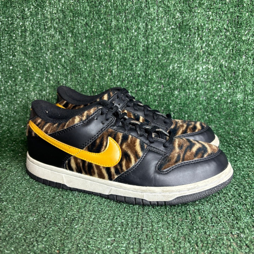 Nike Dunk Low GS Tiger Print Faux Fur Animal Pack Sneakers Black Womens 7 (5.5Y)